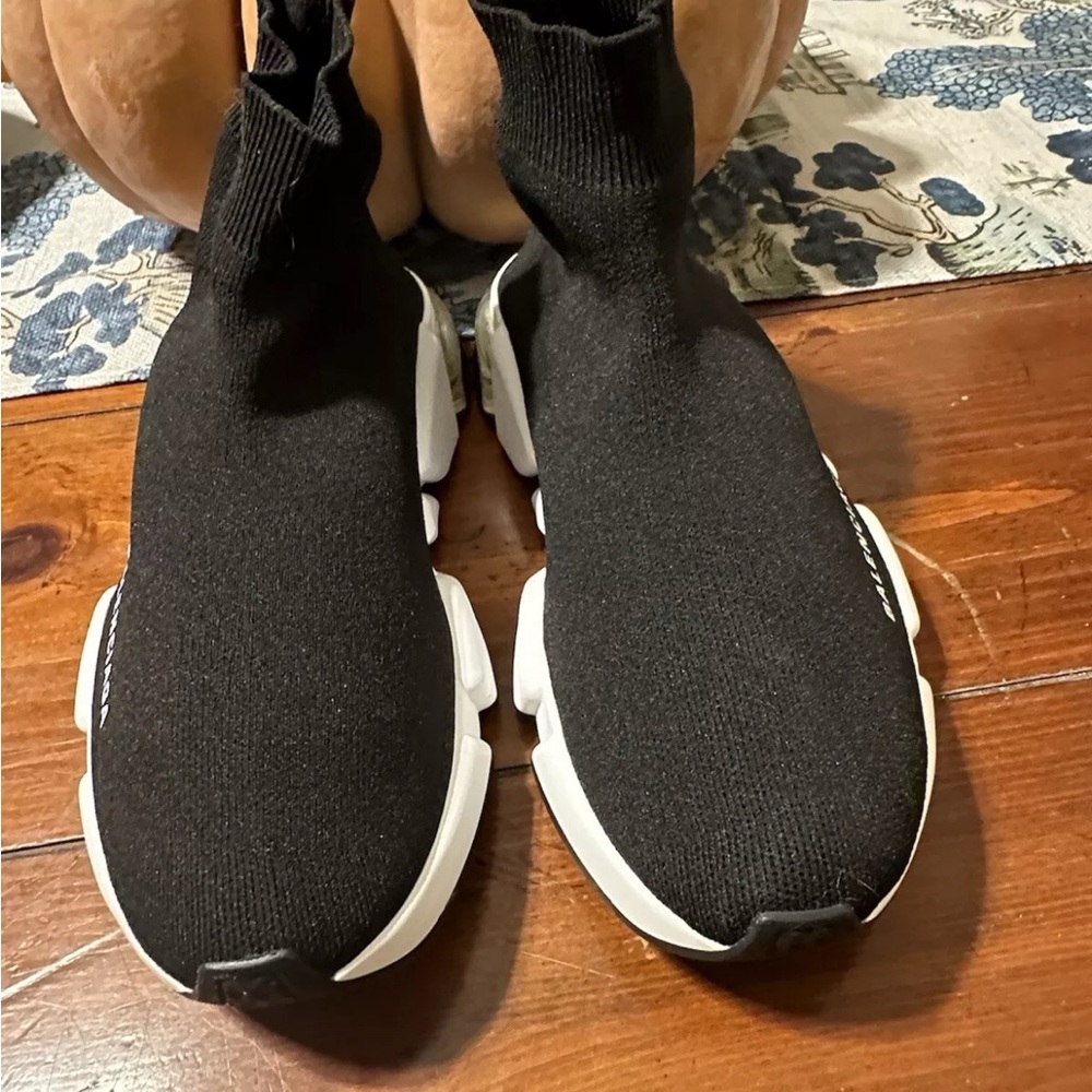 Size 7 - Balenciaga Speed Sneaker
Black White W - Picture 3 of 6
